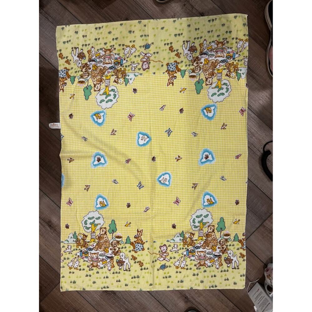 Vintage Dundee Baby Receiving Blanket 40x27” yellow